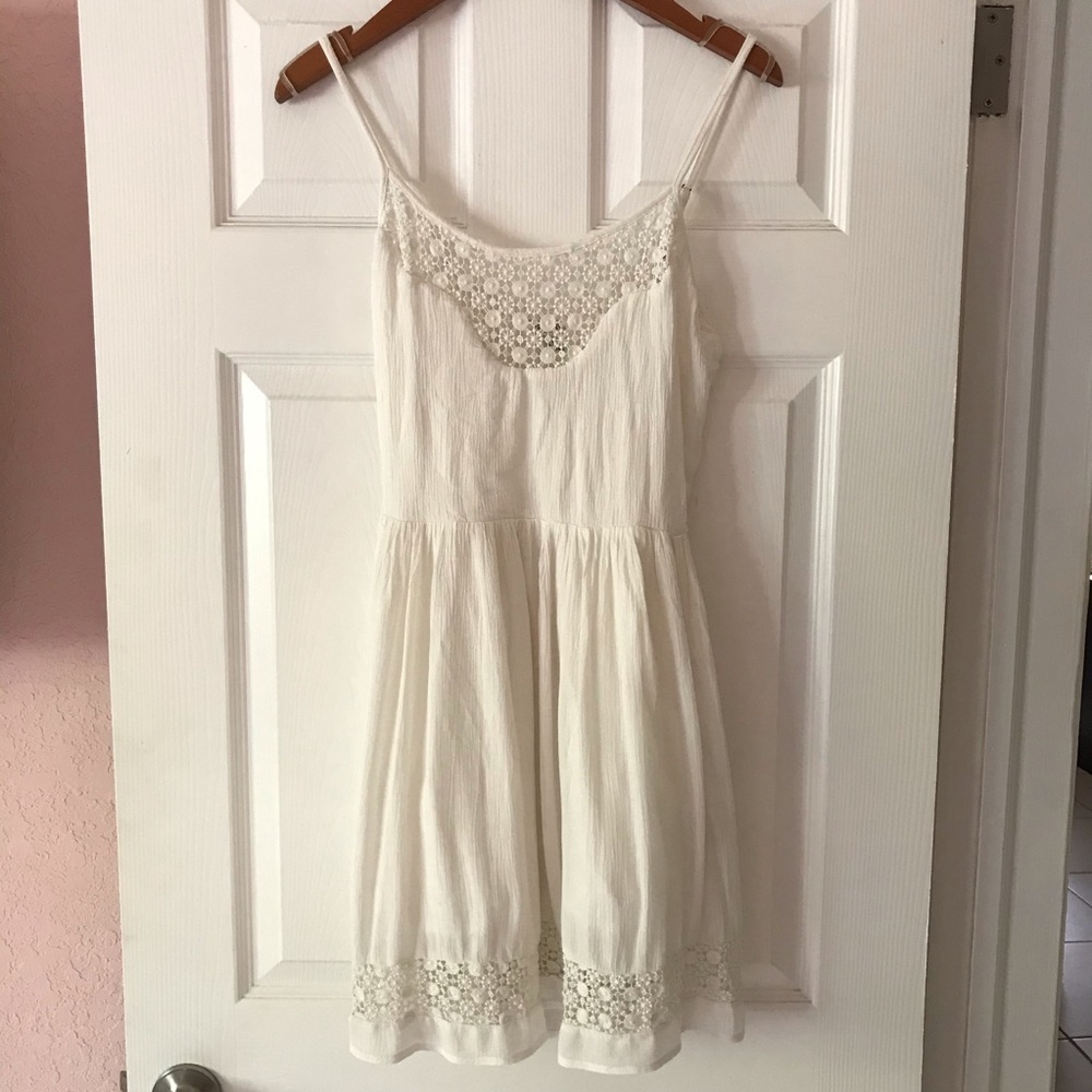 Forever 21 women’s white dress M
